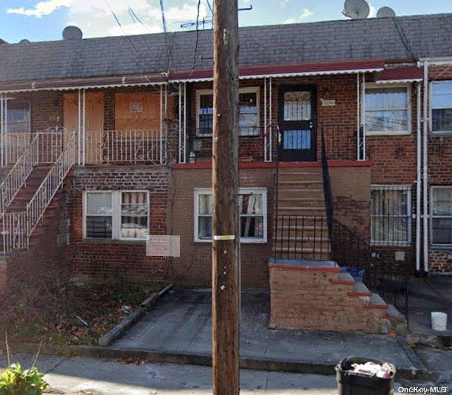 1052 E 102nd Street Property Photo 1