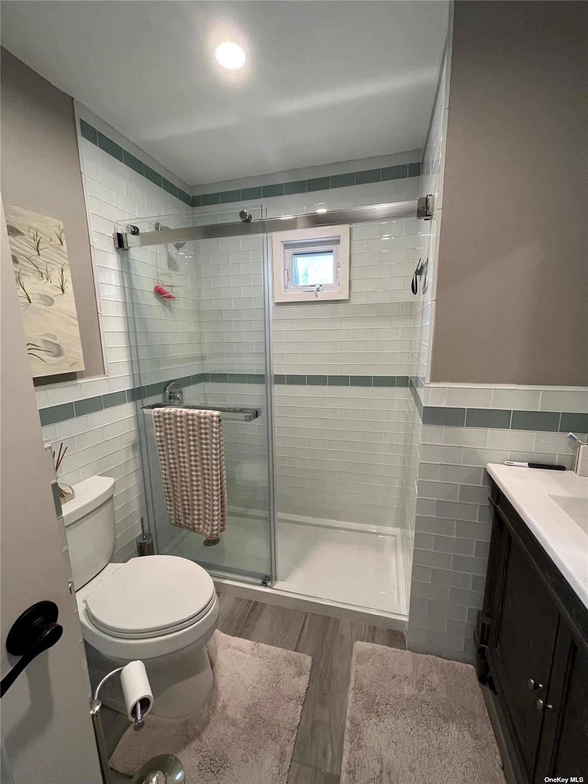 985 Surfview Walk Property Photo 7