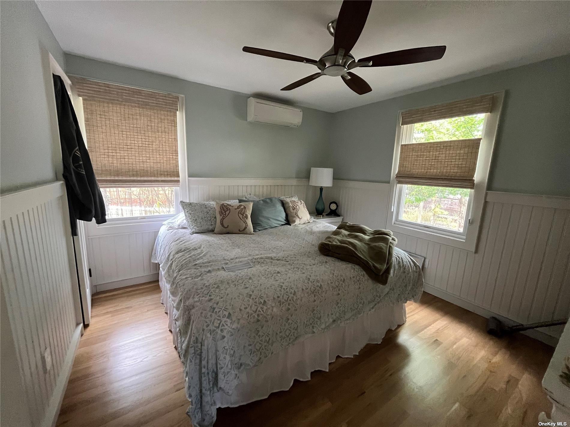 985 Surfview Walk Property Photo 10