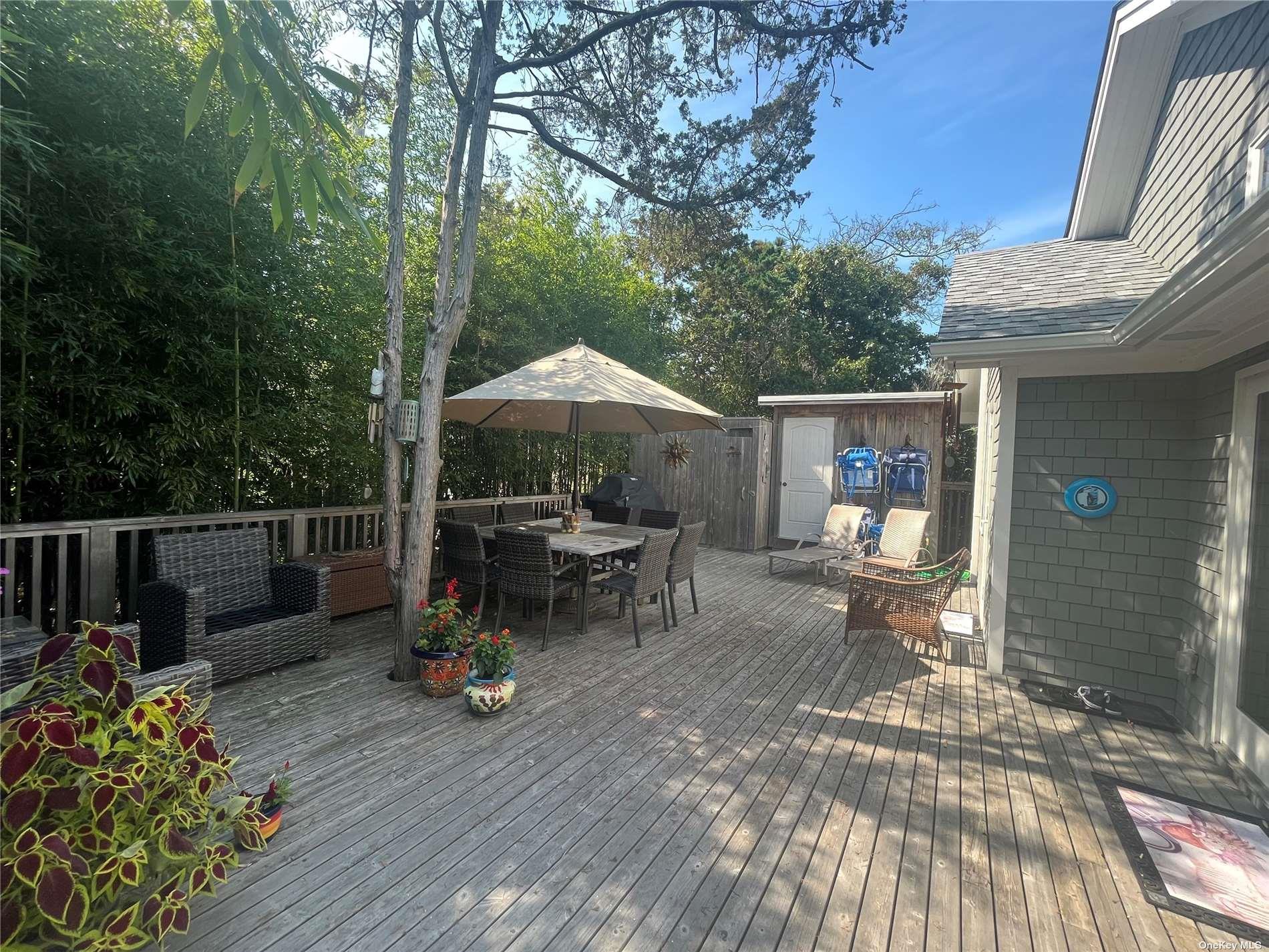 985 Surfview Walk Property Photo 12