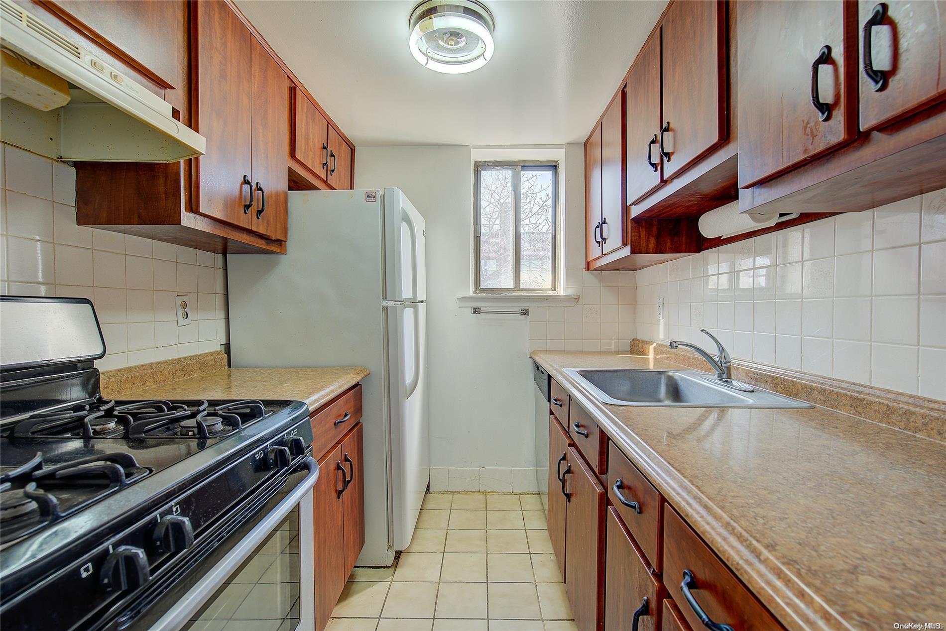 180-16 Wexford Terrace 5d Property Photo 1