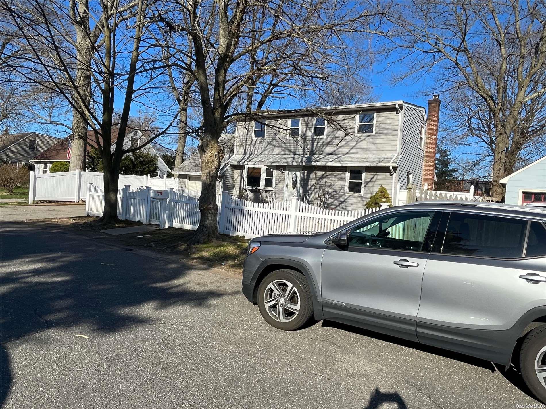 10 Field Place Property Photo 4