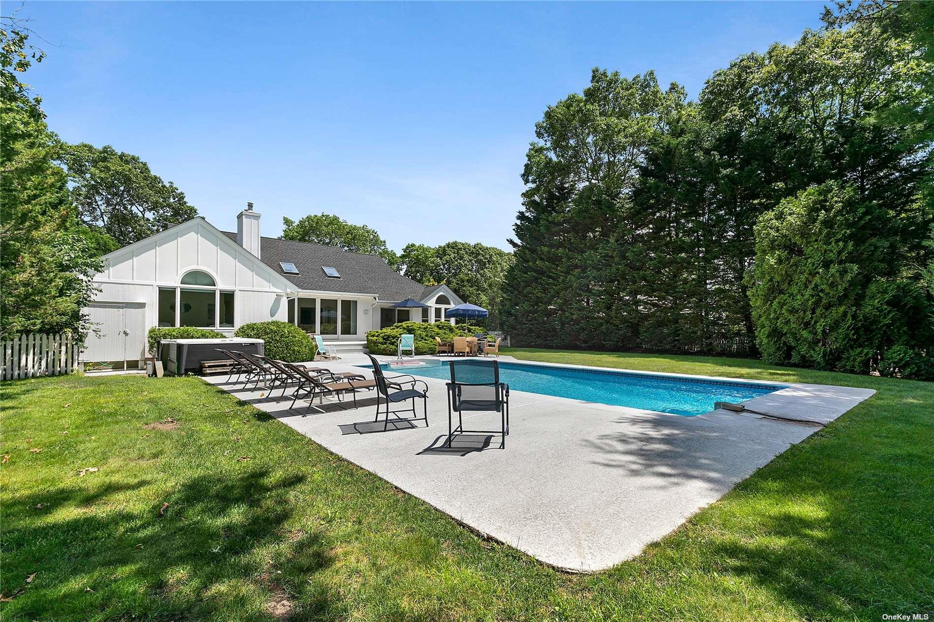 43 Bridle Path Property Photo 2