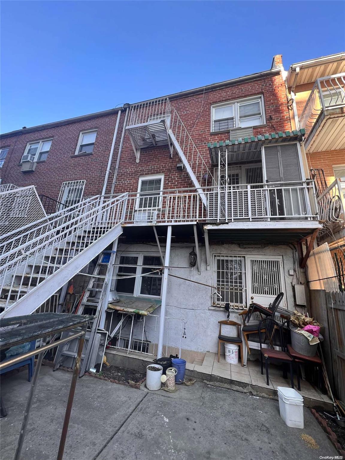 59-20 Xenia Street Property Photo 6