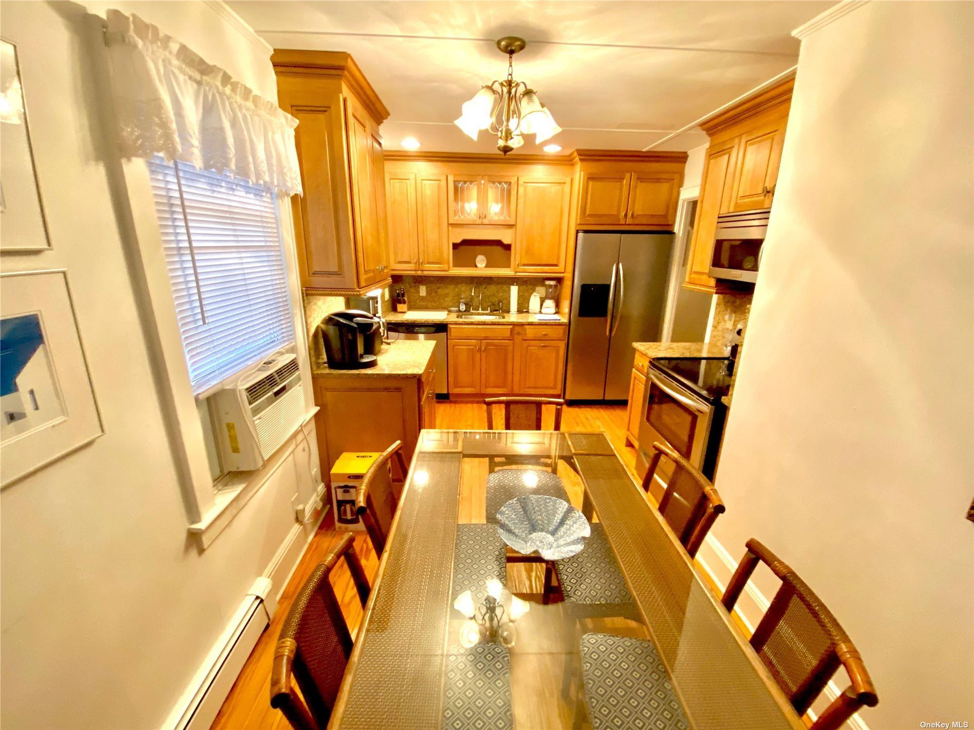111 Inwood Property Photo 4