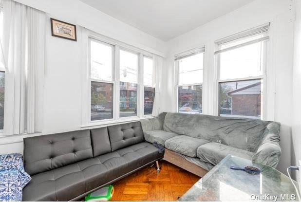 85-38 Homelawn Street Property Photo 10