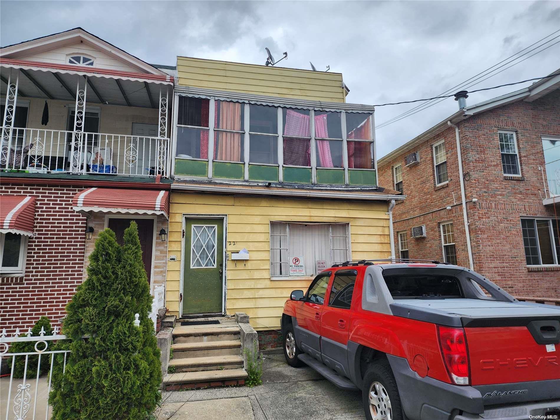 221 E 42 Street Property Photo 1