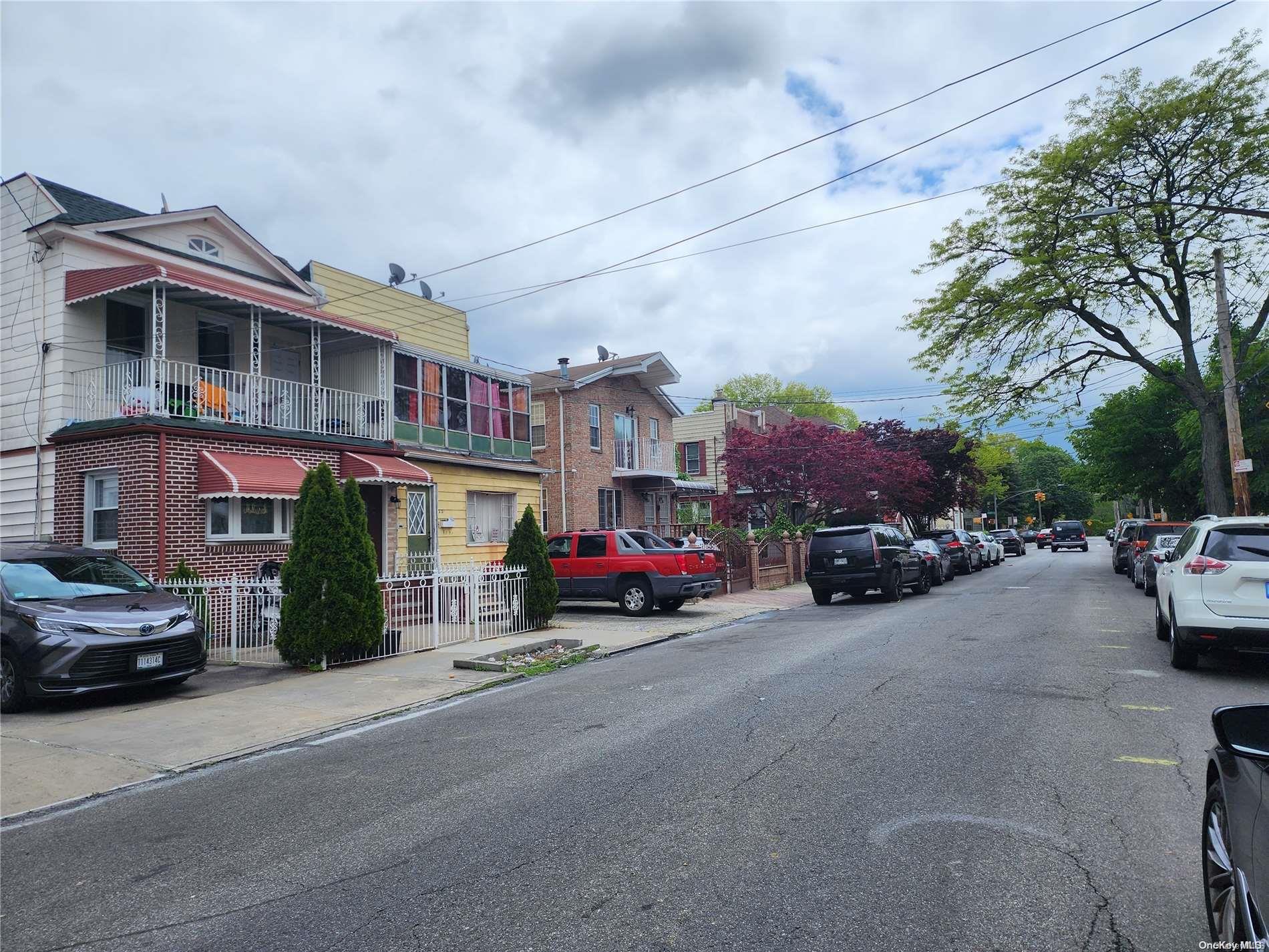 221 E 42 Street Property Photo 6