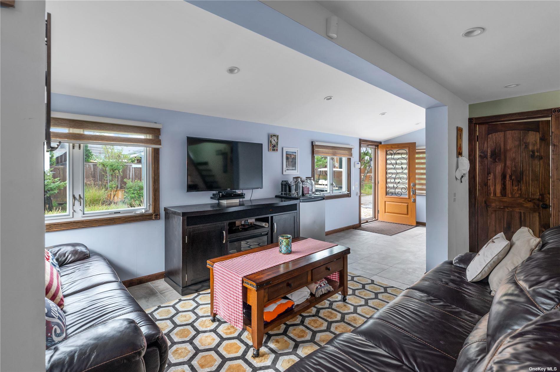 289 Cottage Walk Property Photo 2