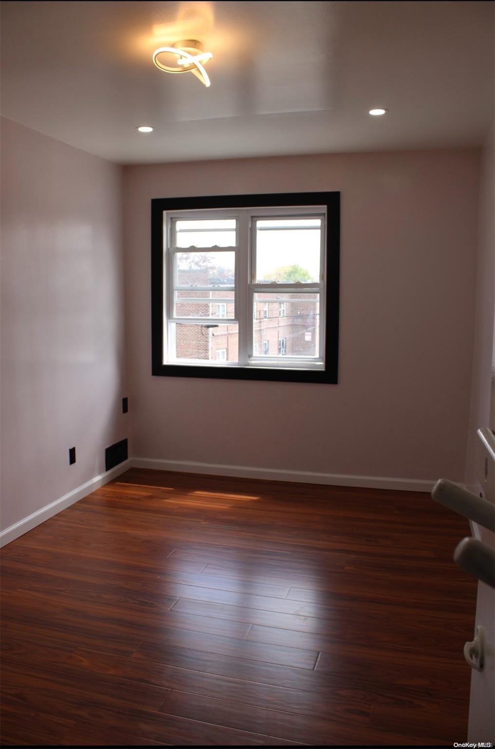 184-15 Henderson Avenue Property Photo 8
