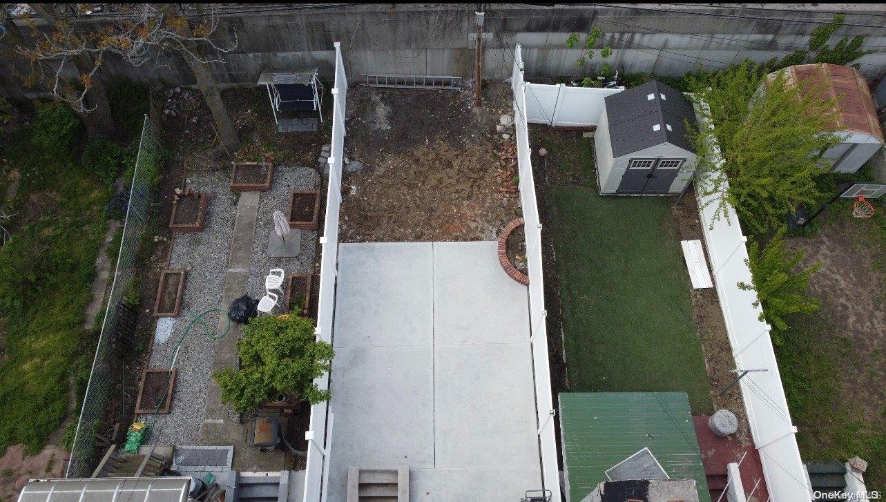 184-15 Henderson Avenue Property Photo 12