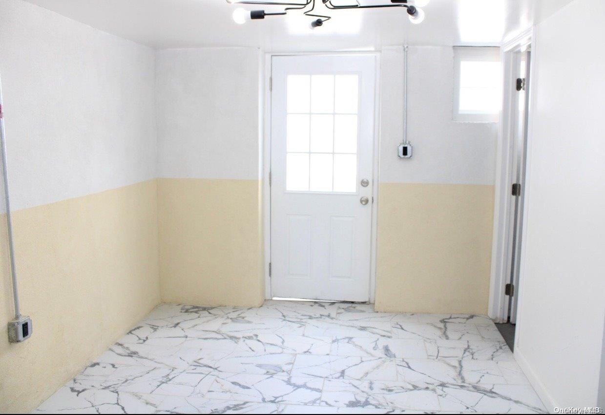 184-15 Henderson Avenue Property Photo 15