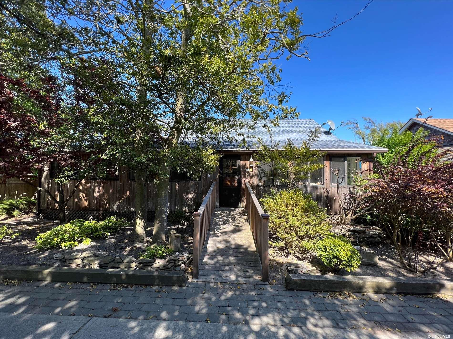 731 Ocean Breeze Walk Property Photo 1