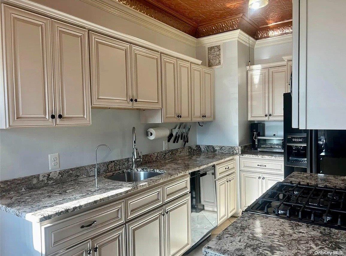 160-15 Powells Cove Boulevard A103 Property Photo 2