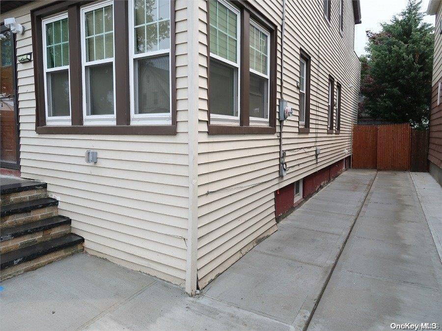 221-36 107th Avenue Property Photo 4