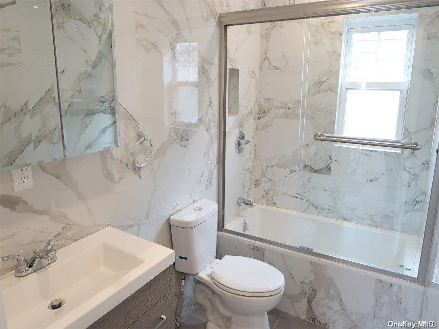 221-36 107th Avenue Property Photo 12