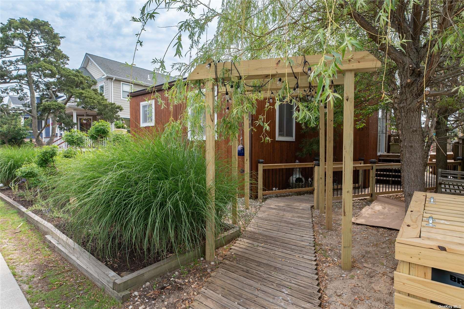 337 Dehnhoff Property Photo 2