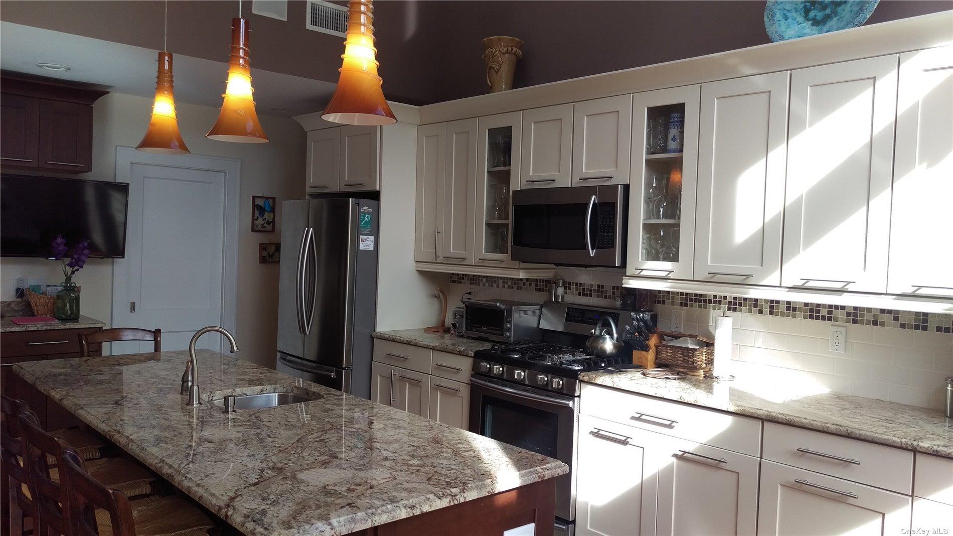 352 Surf Road Property Photo 8