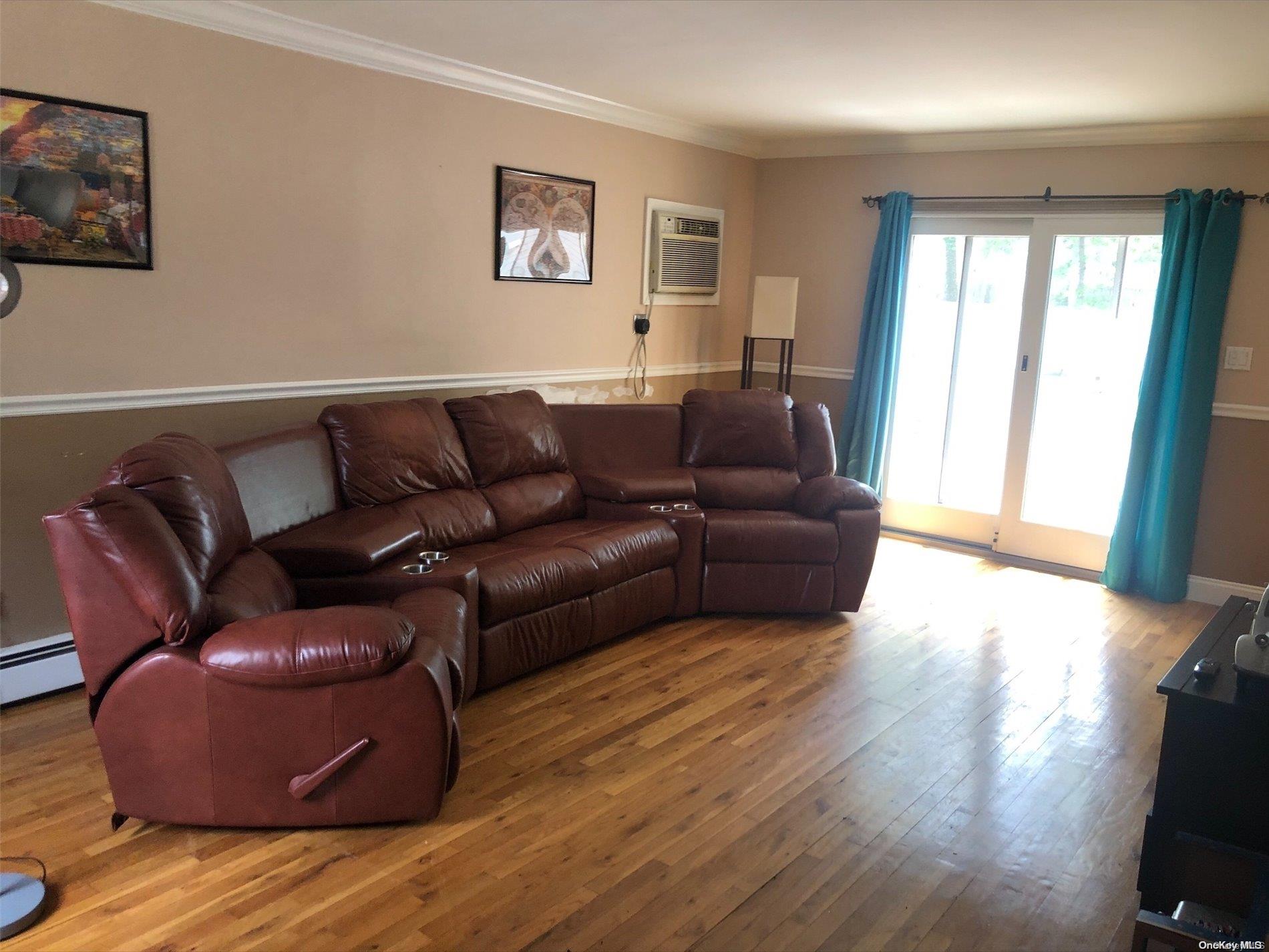 52 W Woodside Avenue Property Photo 8