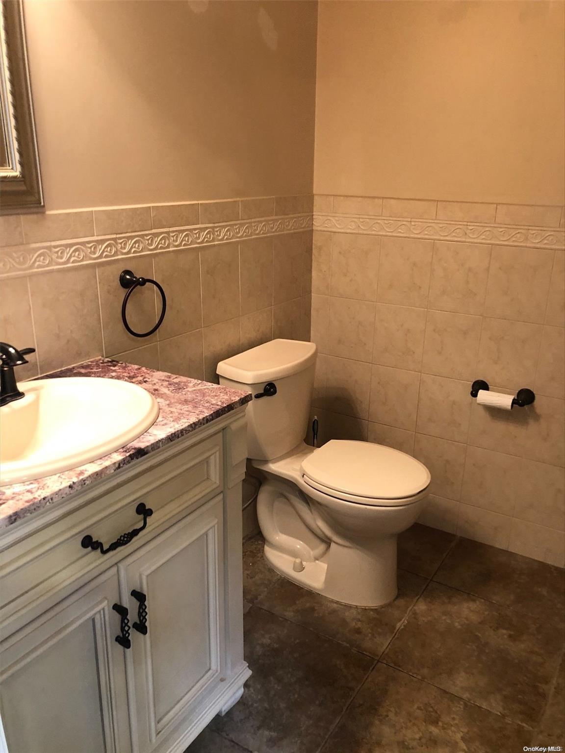 52 W Woodside Avenue Property Photo 11