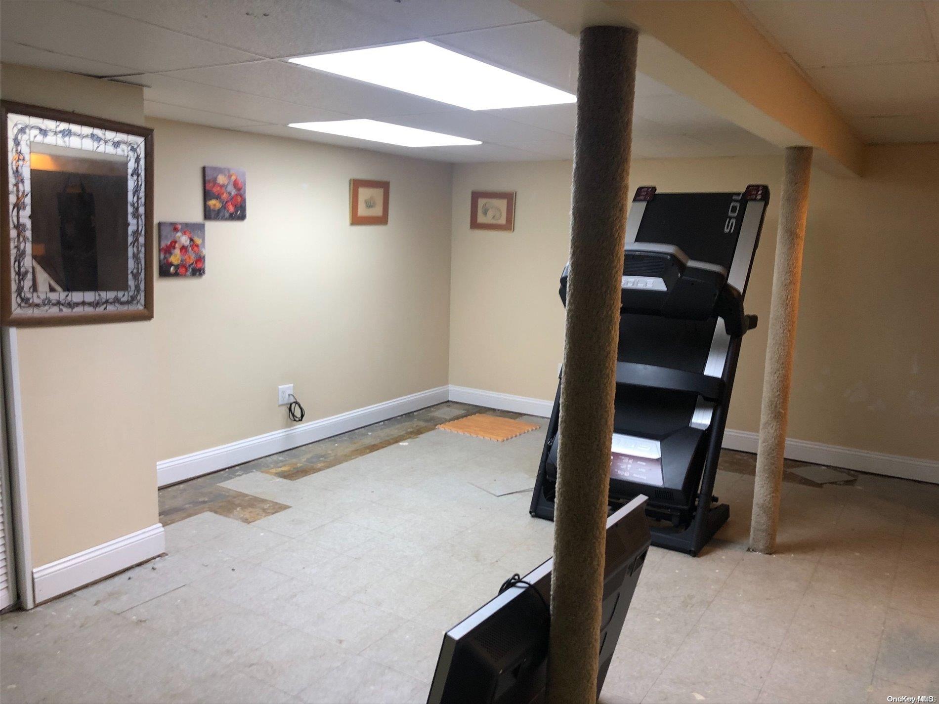 52 W Woodside Avenue Property Photo 20