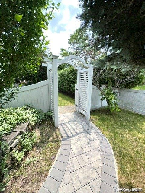 746 Vivian Ct 1 Property Photo 4