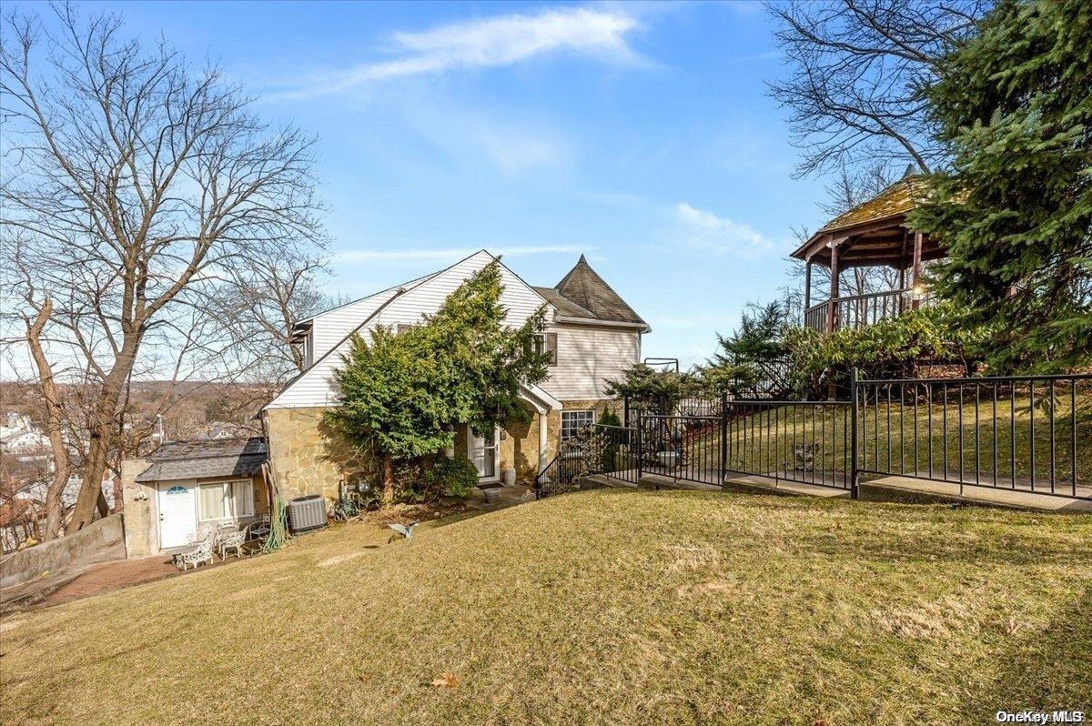45 East Loop Road Property Photo 2