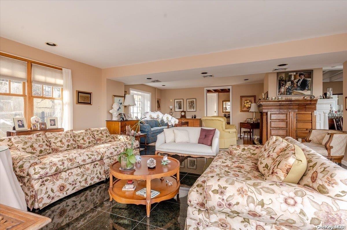 45 East Loop Road Property Photo 5