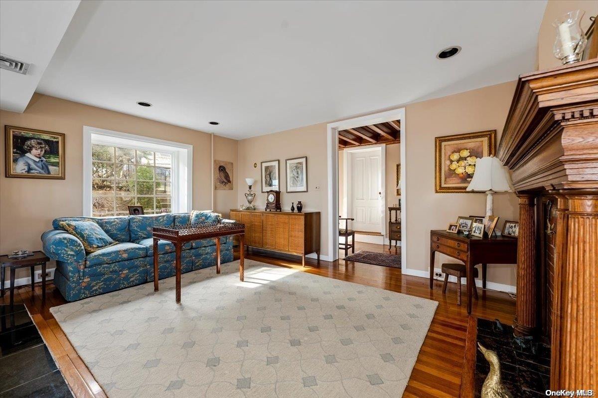45 East Loop Road Property Photo 8