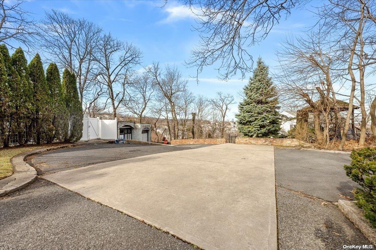 45 East Loop Road Property Photo 32
