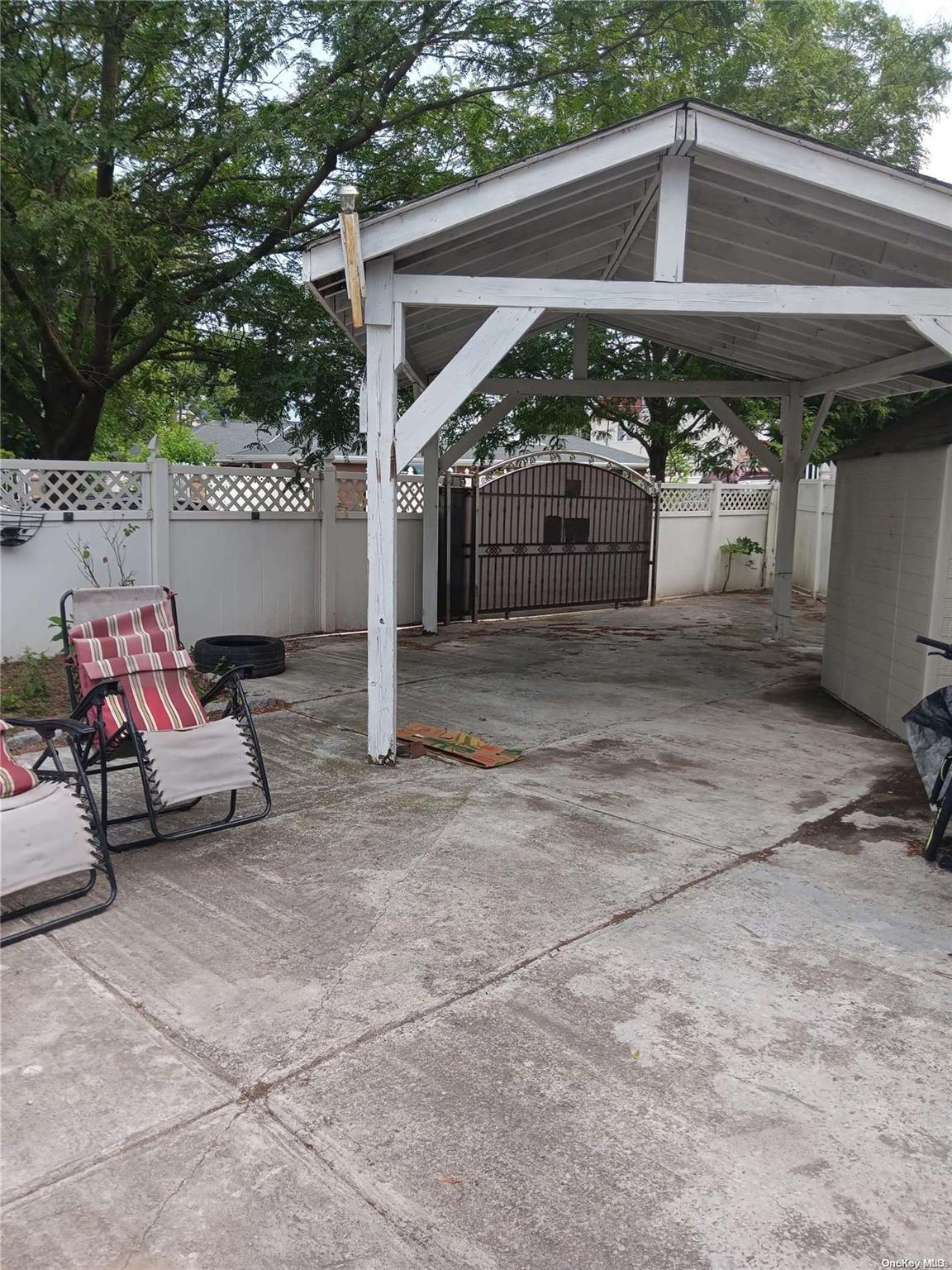 197-31 Carpenter Avenue Property Photo 5