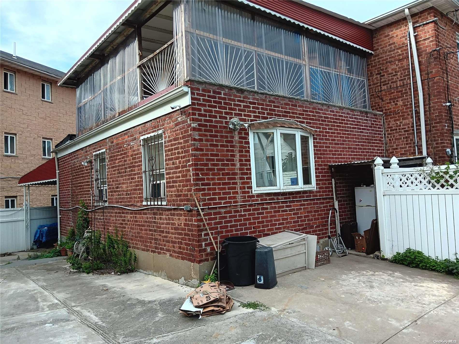 197-31 Carpenter Avenue Property Photo 7