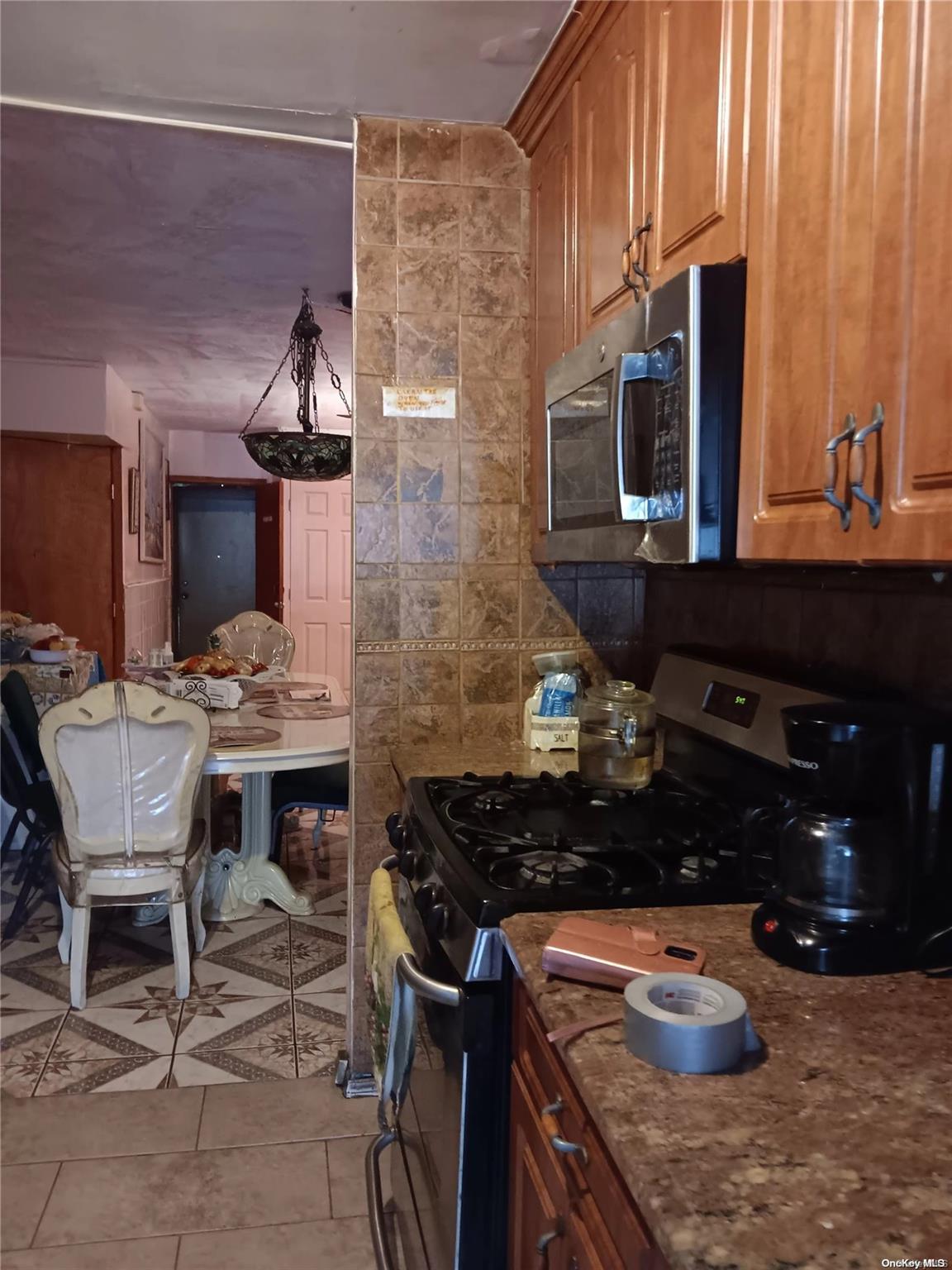 197-31 Carpenter Avenue Property Photo 10