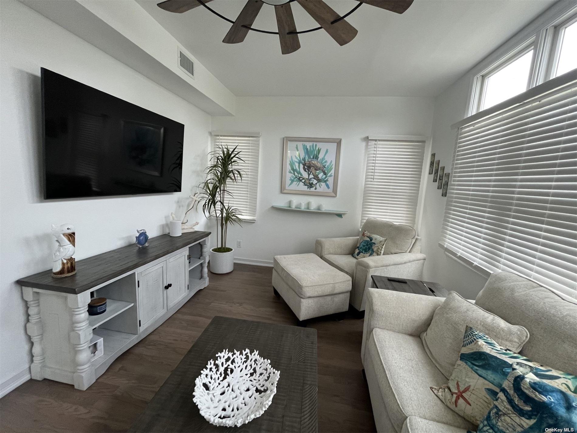 24 Bungalow Walk Property Photo 4