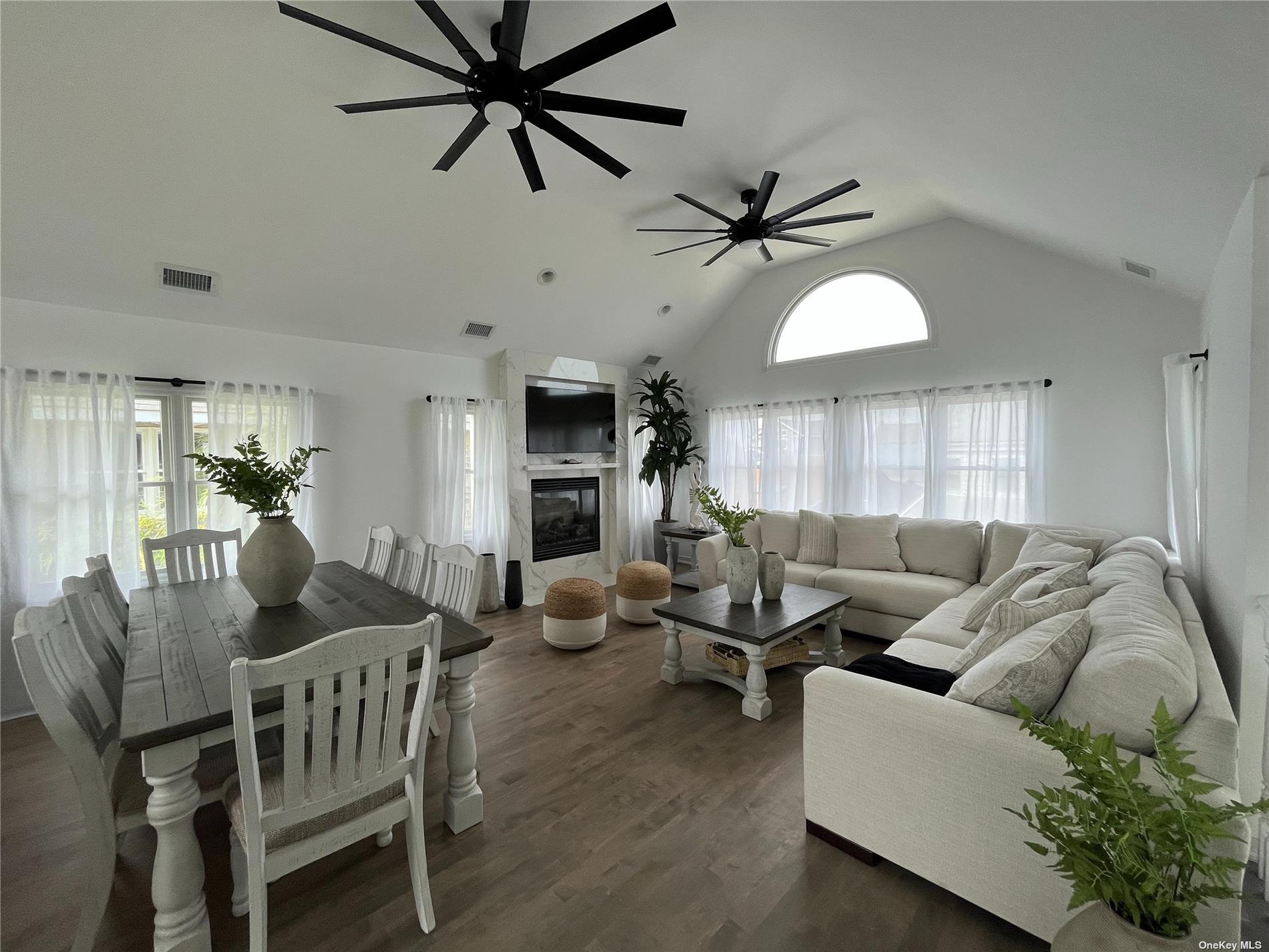 24 Bungalow Walk Property Photo 9
