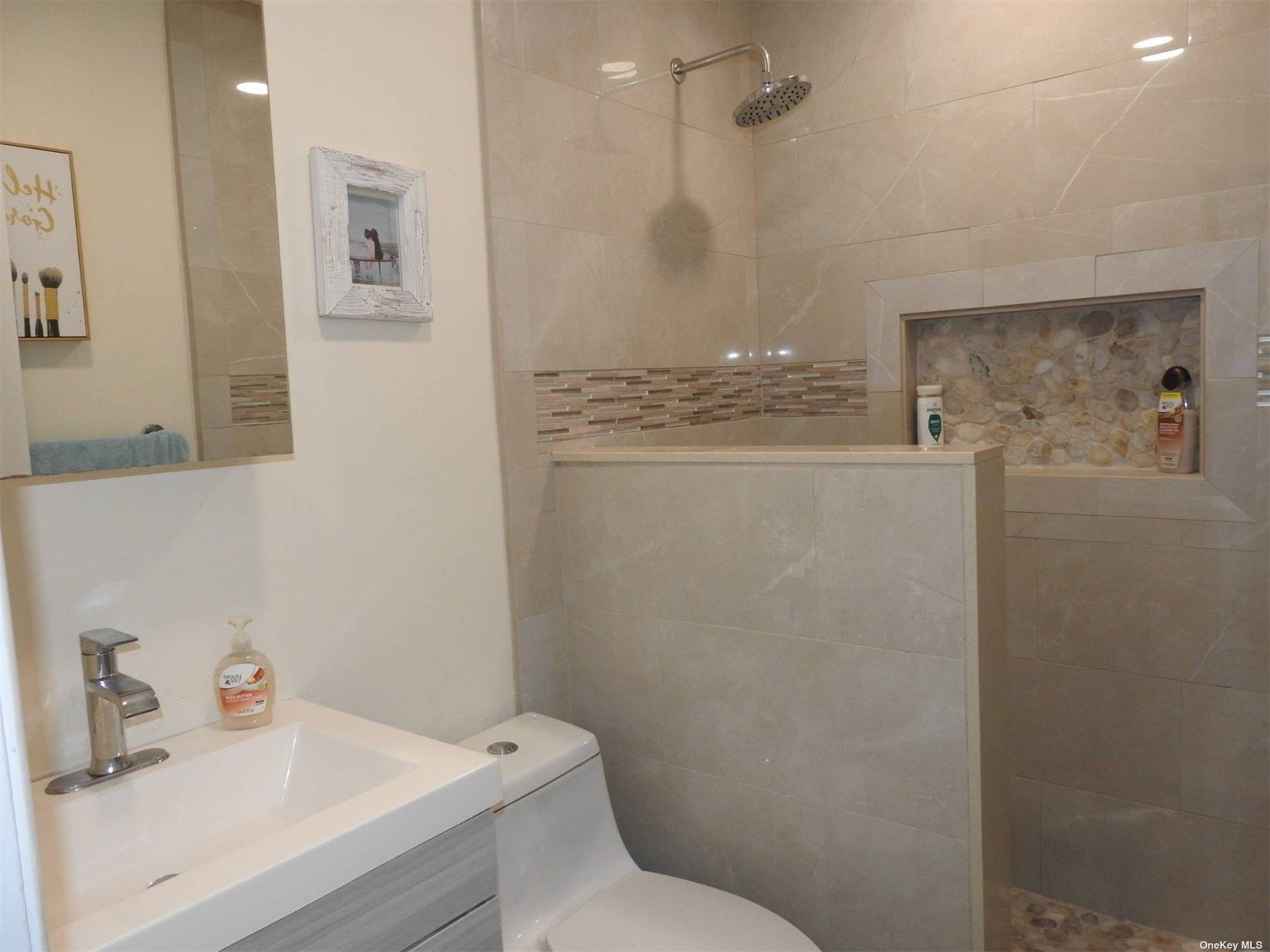 274 Dune Road 6 Property Photo 8