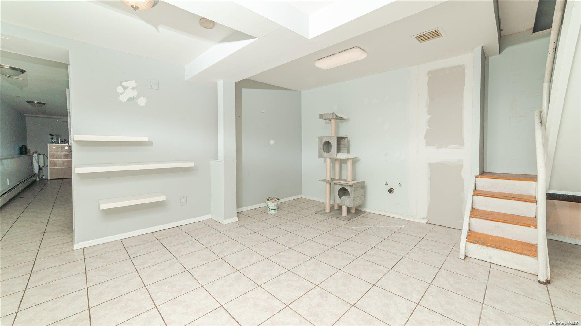 58-59 78th Avenue Property Photo 16