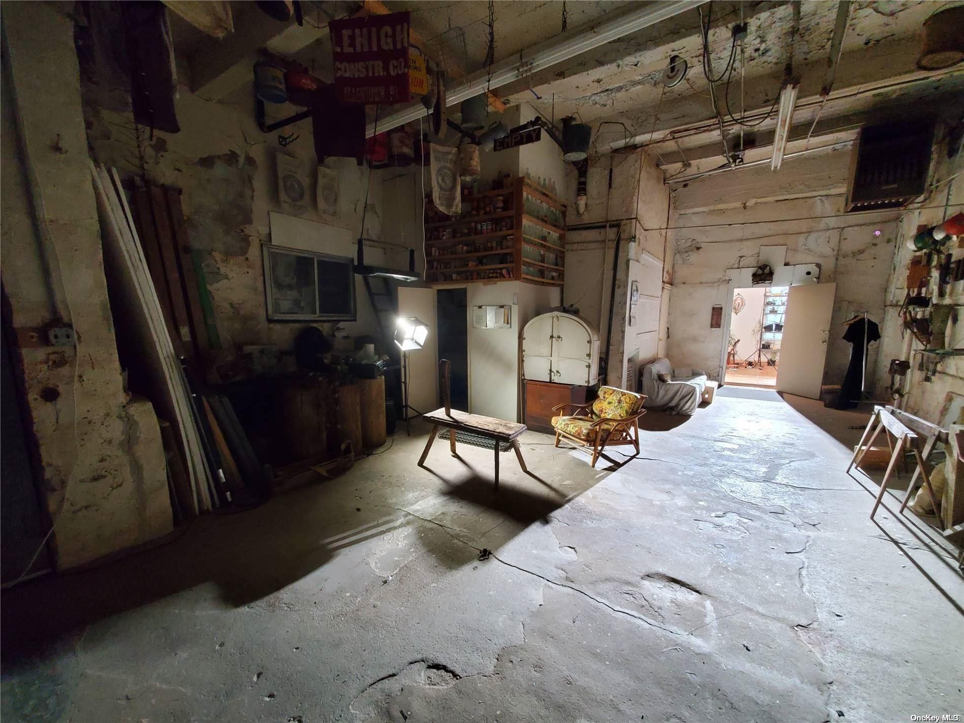 71 Montrose Avenue Property Photo 14