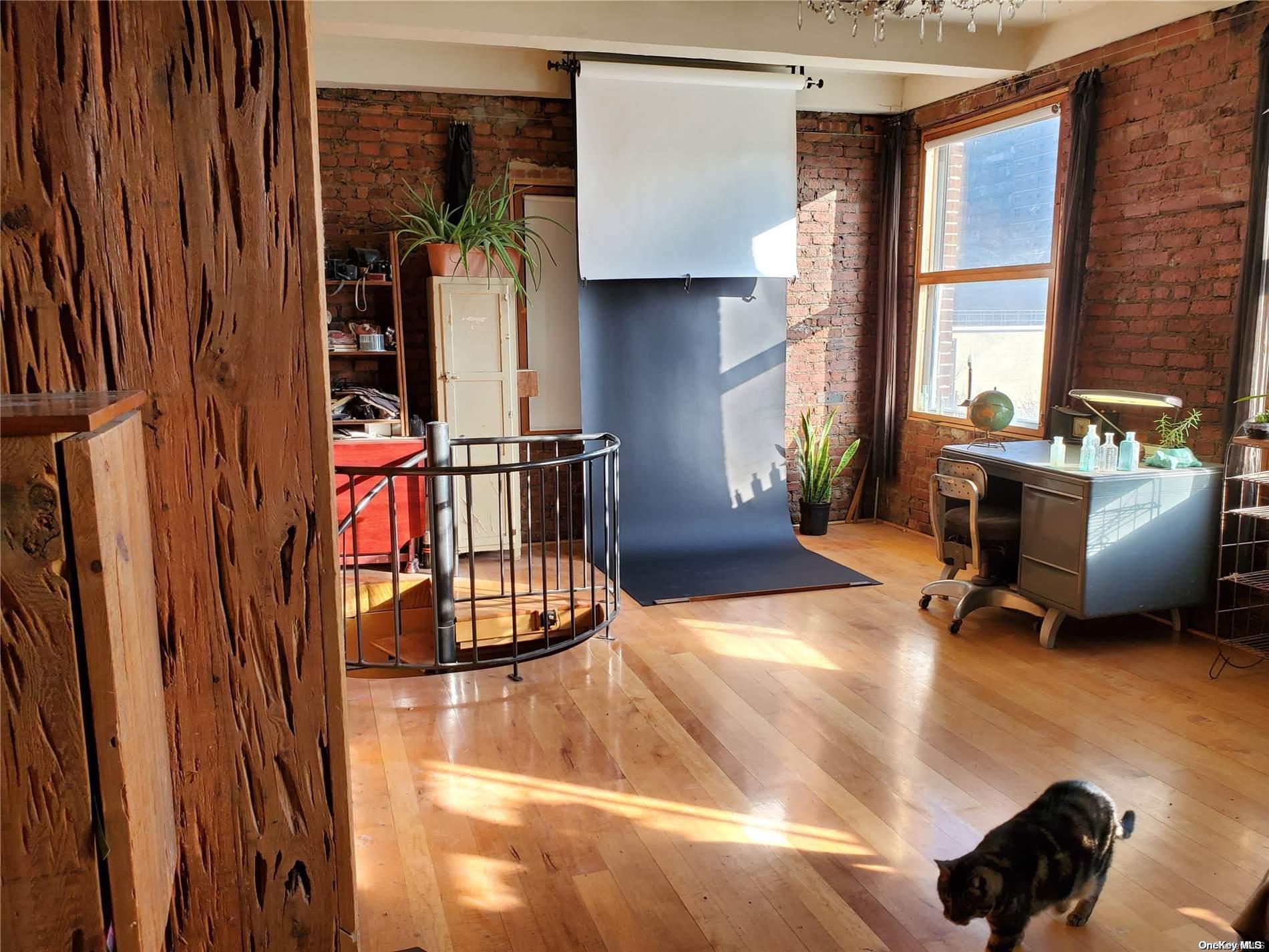 71 Montrose Avenue Property Photo 25