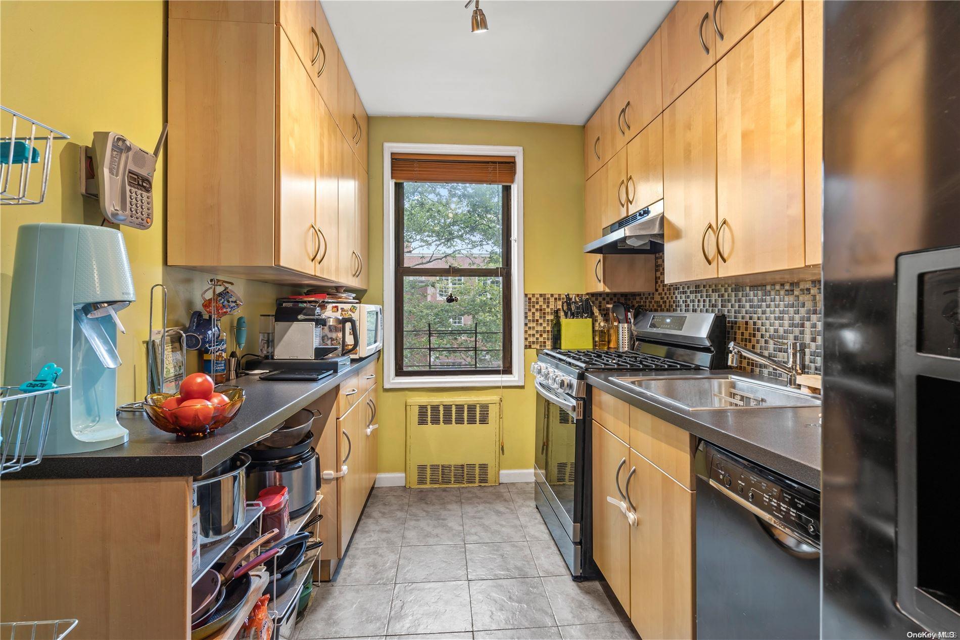102-12 65th Avenue D36 Property Photo 6