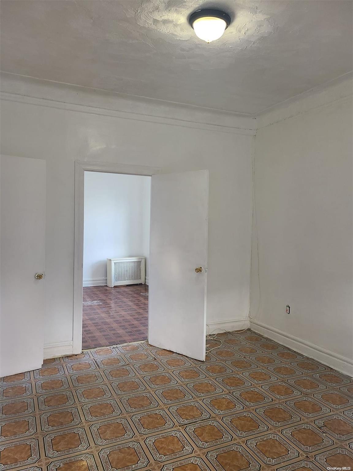 385 Amboy Street Property Photo 7