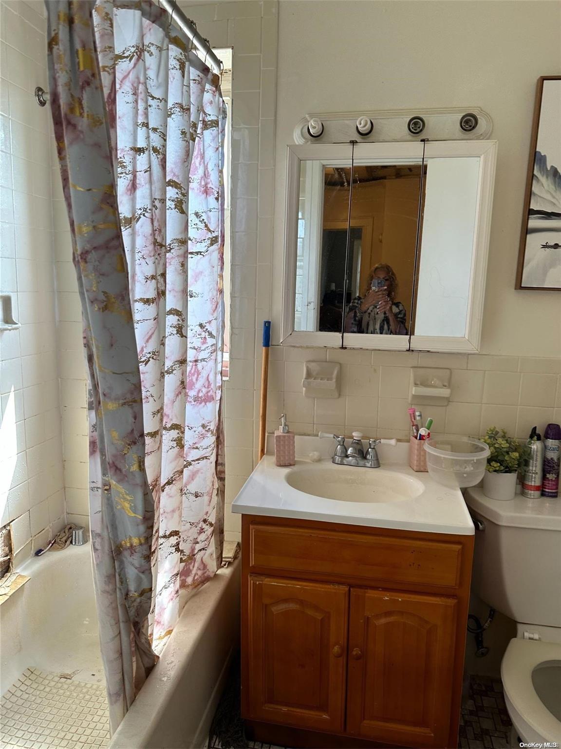 1245 Troy Avenue Property Photo 11