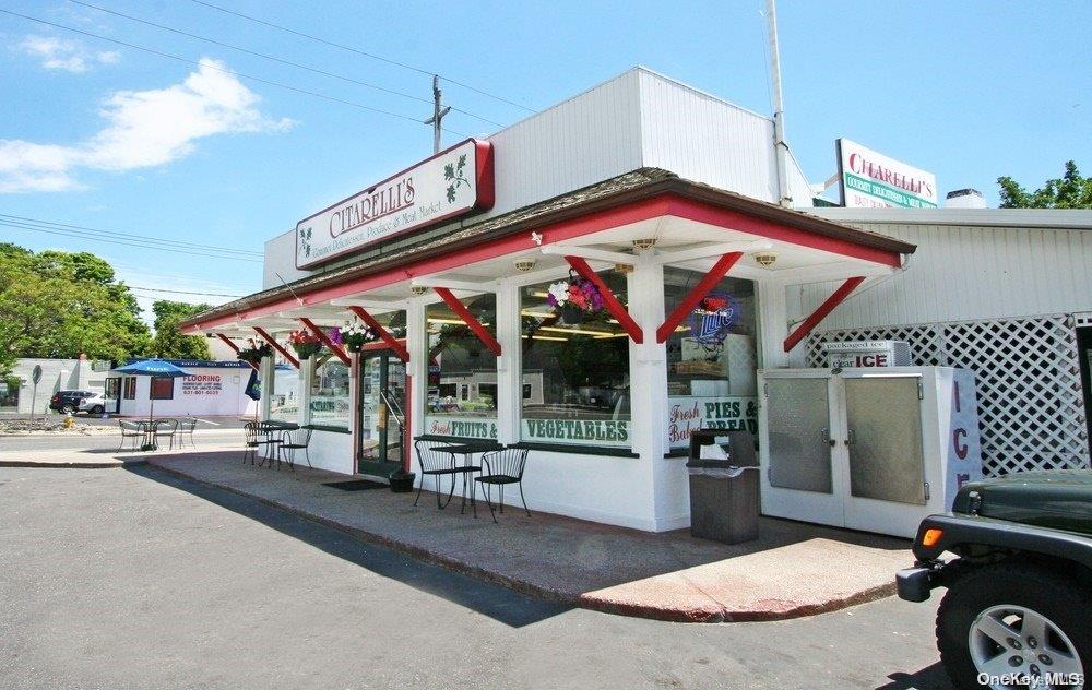 525 Montauk Hwy Property Photo