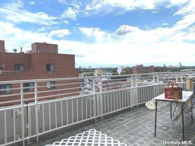 132-03 Sanford Avenue 7f Property Photo 5