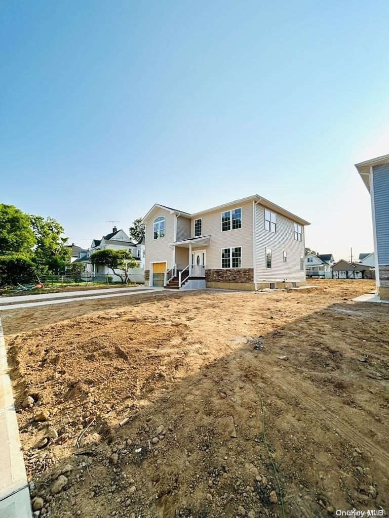98 N Columbus Avenue Property Photo 2