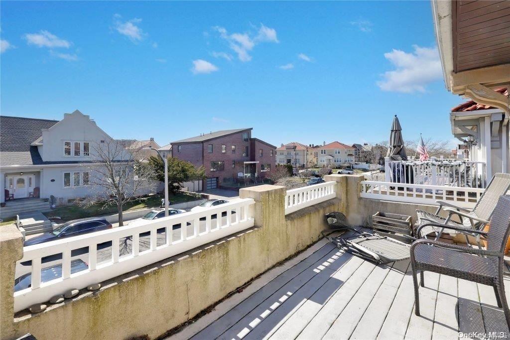 61 W Walnut Street Property Photo 5