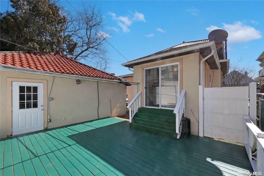 61 W Walnut Street Property Photo 11