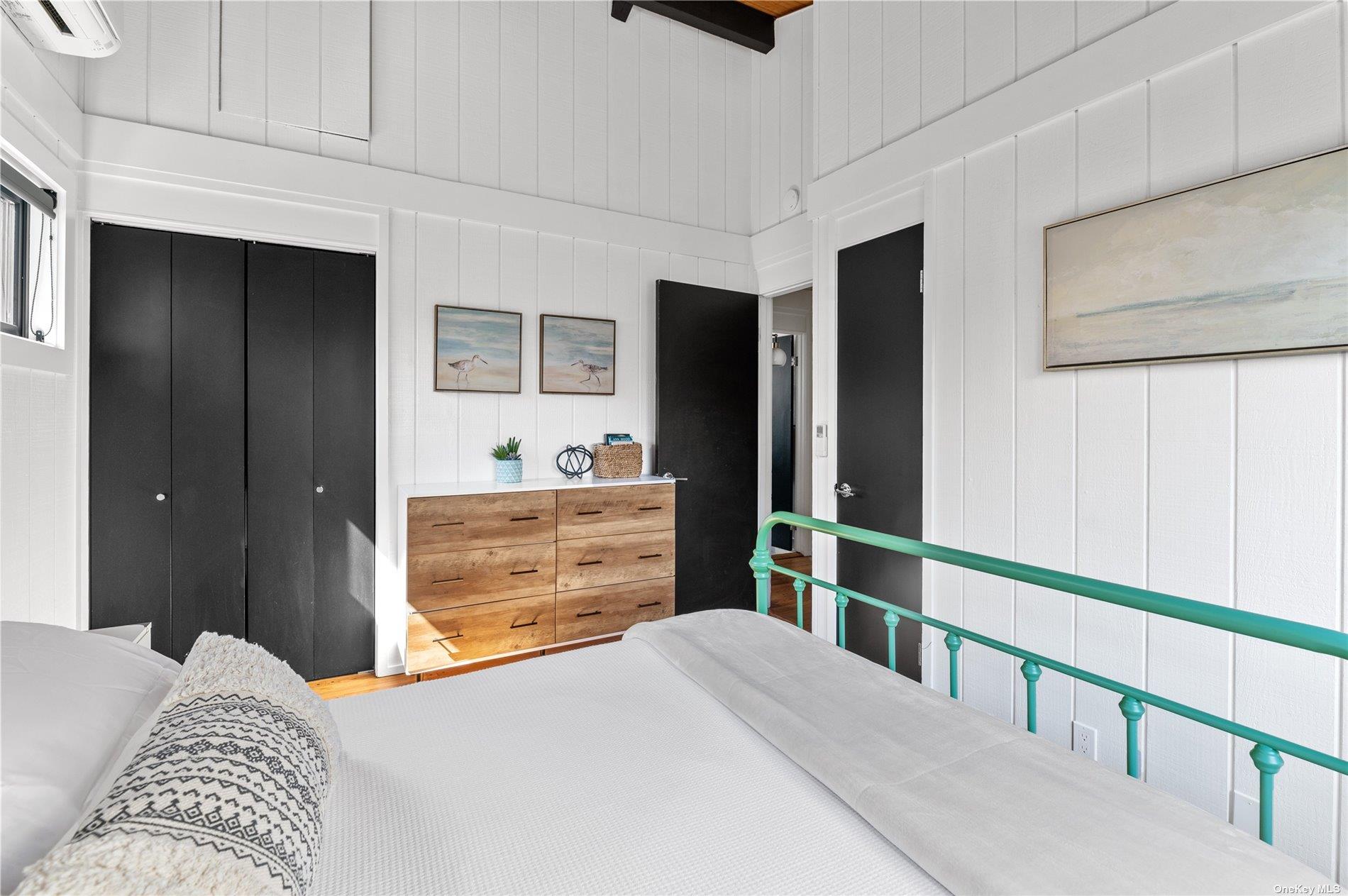 220 Cottage Walk Property Photo 14