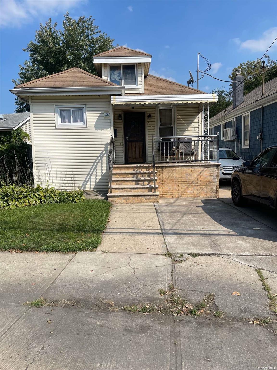 132-11 Centreville Street Property Photo 2