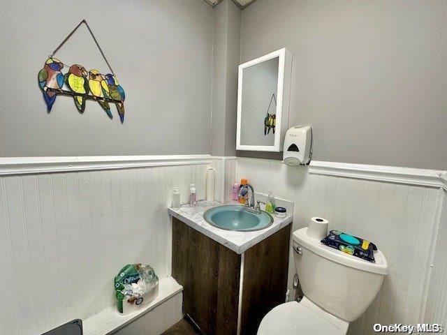 718-724 N Wellwood Avenue Property Photo 12